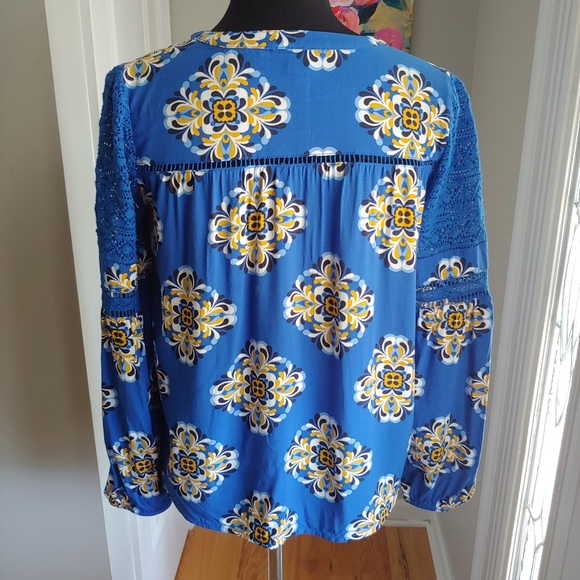 Crown & Ivy Petite Long Sleeve Spanish Motif Shirt - Picture 5 of 11